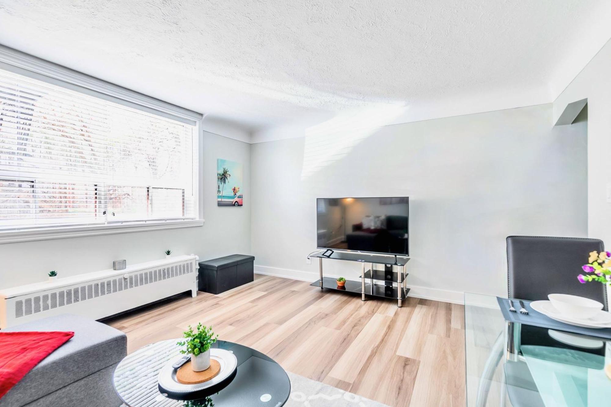 Modern Apartment In Corktown Hamilton Sleeps 4 外观 照片