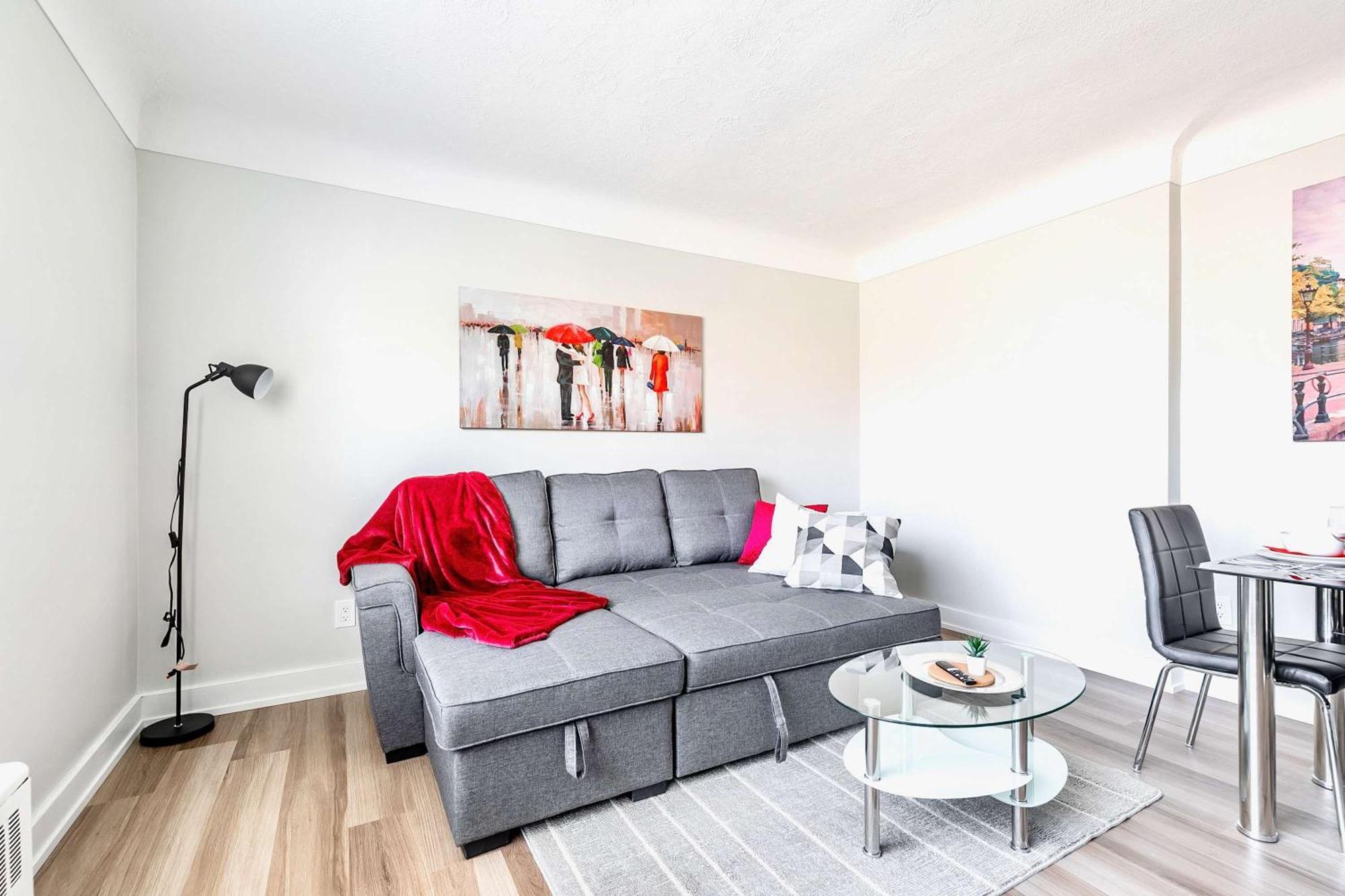 Modern Apartment In Corktown Hamilton Sleeps 4 外观 照片