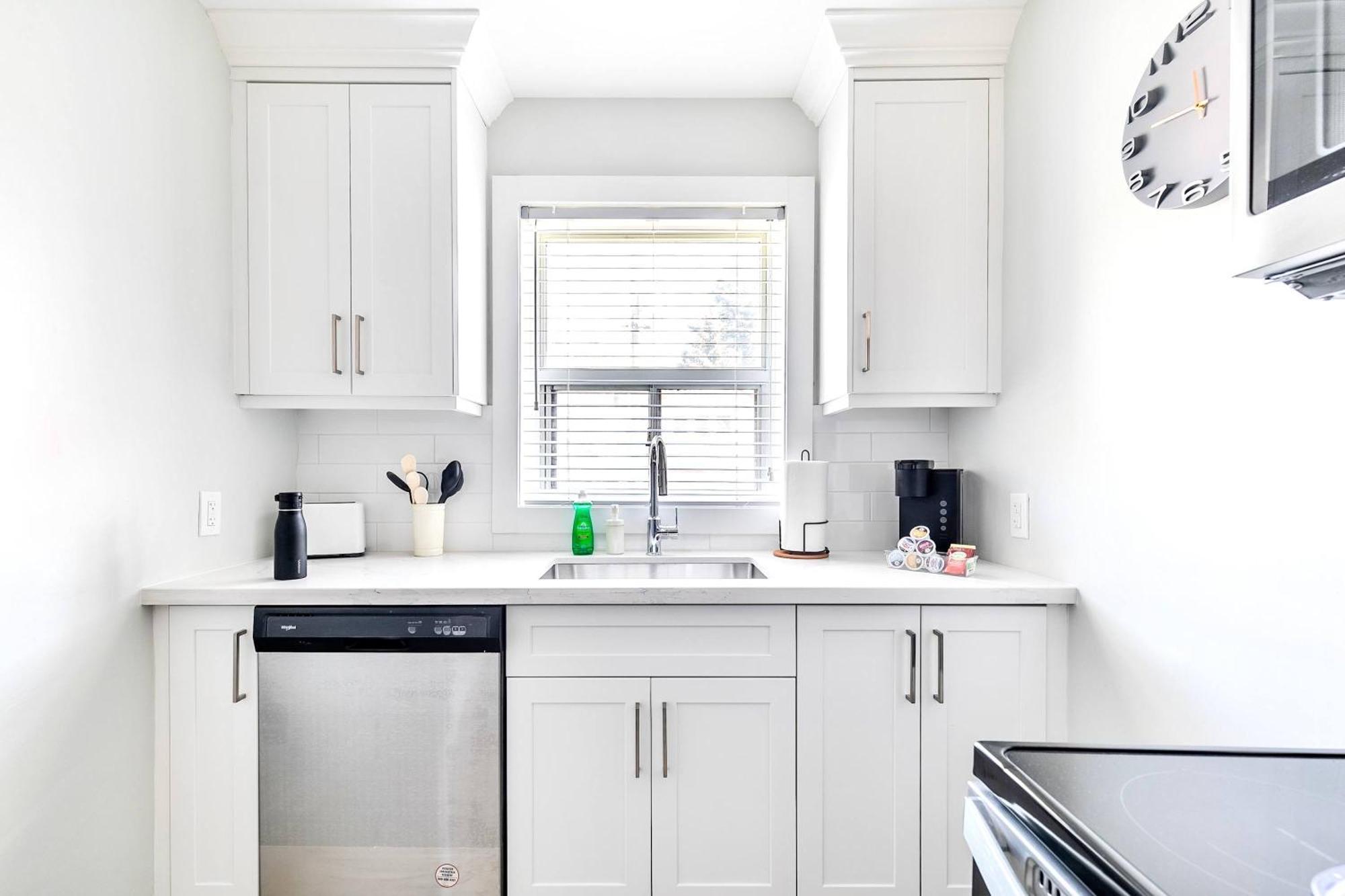 Modern Apartment In Corktown Hamilton Sleeps 4 外观 照片